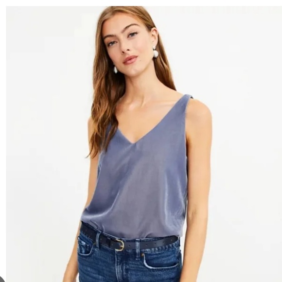LOFT Tops - LOFT Velvet XS  Double V Shell tank top
